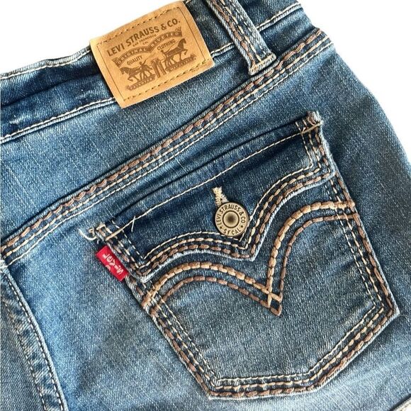 Levi's Shorty Shorts Embroidered Jean Shorts Girls 16 Regular Blue - Picture 2 of 11